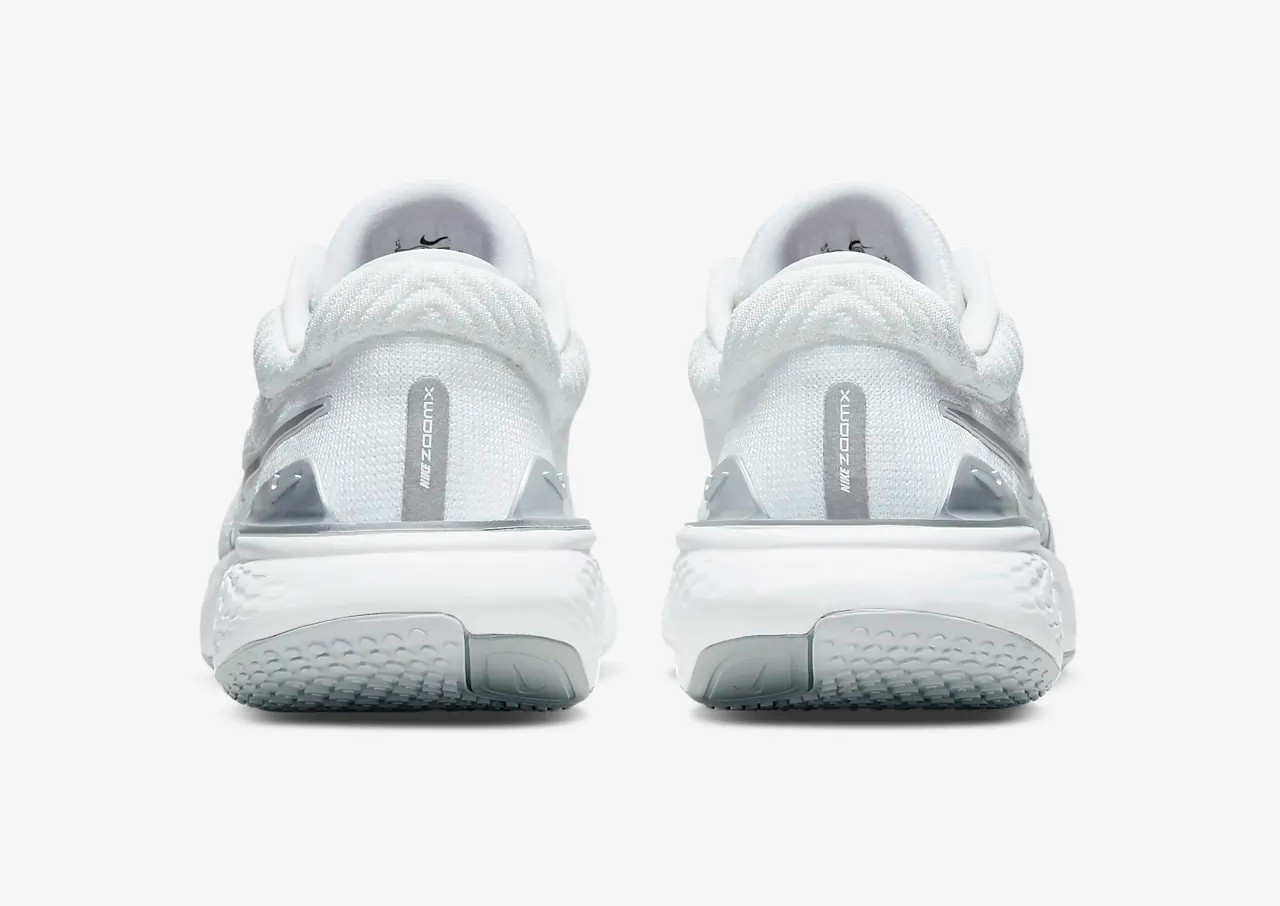 Nike_ZoomX_Invincible_Run_Flyknit_2_White_Pure_Platinum_DC9993-101_P4.jpg