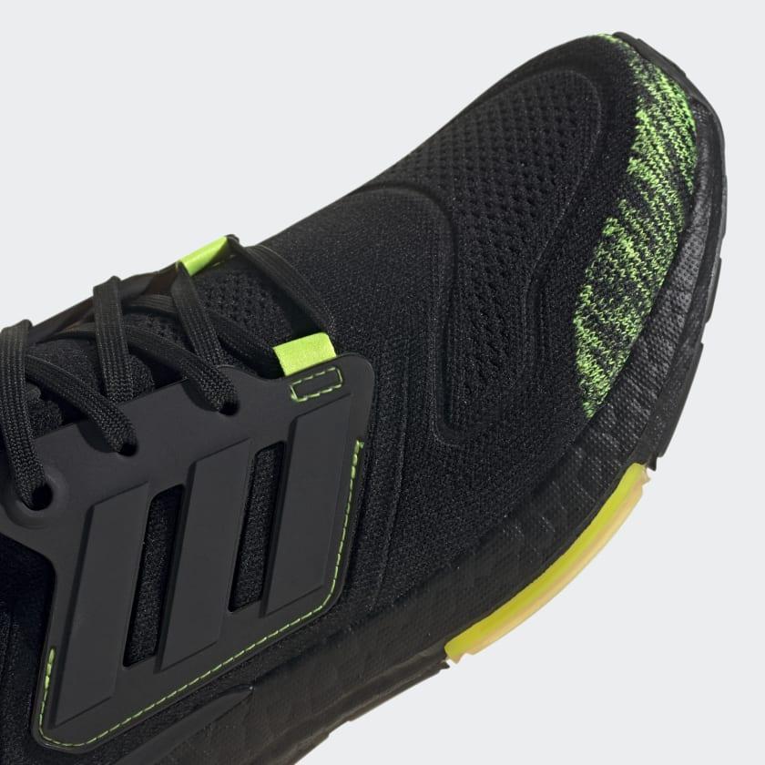 Ultraboost_22_Shoes_Black_GX5915_43_detail.jpg