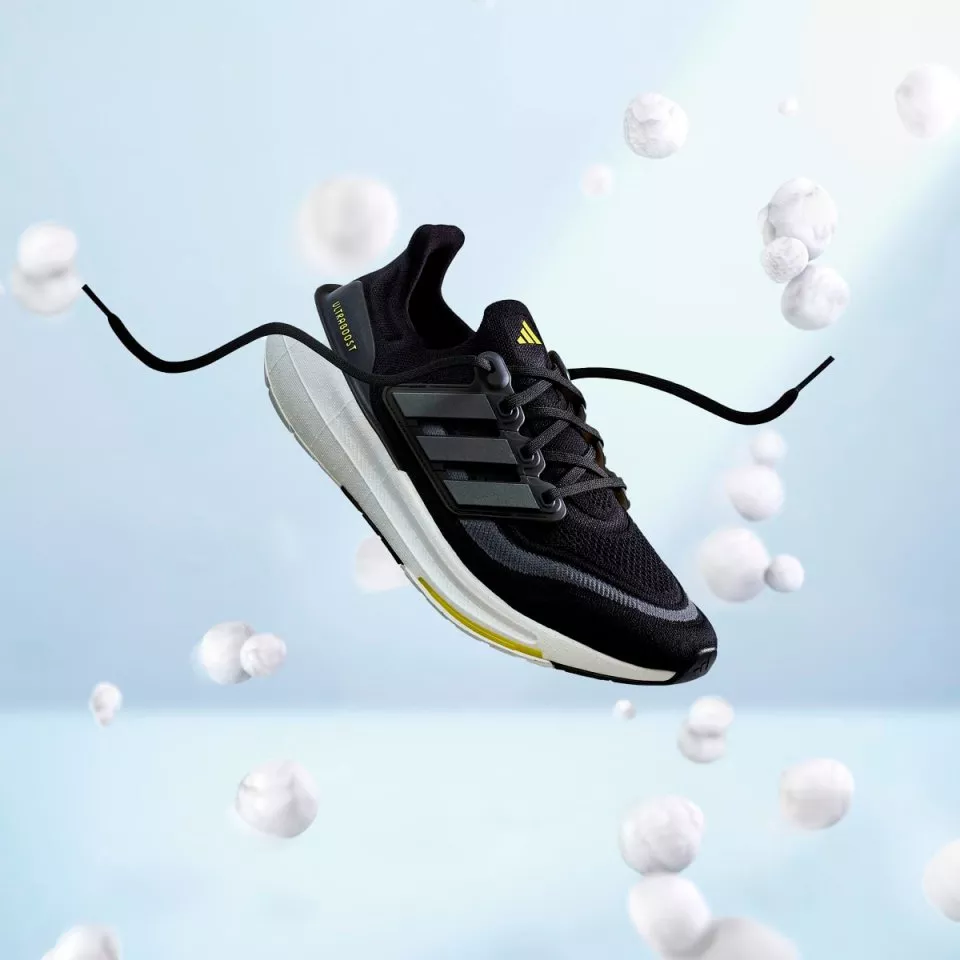 adidas-ultraboost-light-563461-hq6342-960.webp